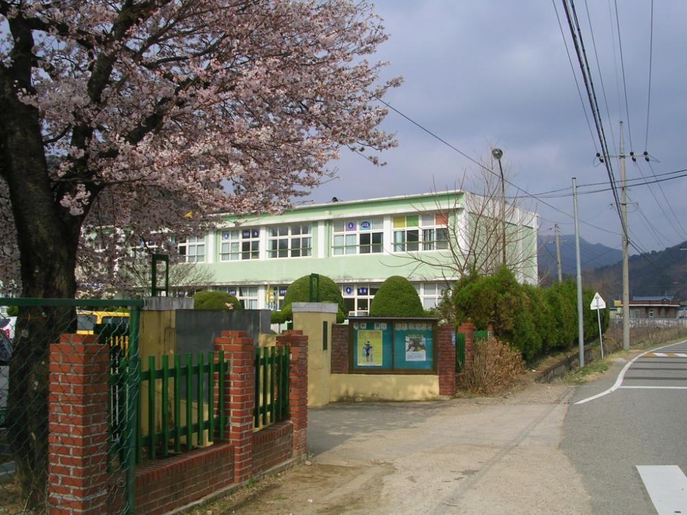 창수초등학교 이미지
