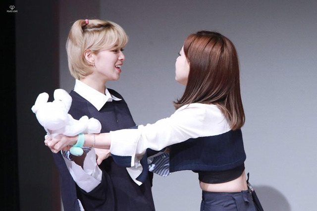 섹시해지고싶은 나연이 ㅋㅋㅋㅋㅋ | 인스티즈