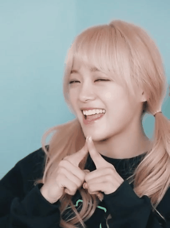 애교 부리는 김세정ㅋㅋㅋㅋㅋ.gif | 인스티즈