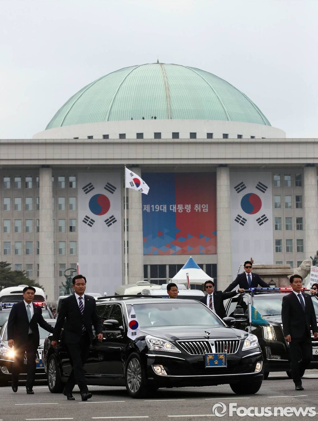 오늘자 문재인 대통령 사진들 .jpg | 인스티즈