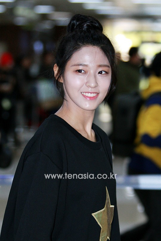 오늘자 설현 | 인스티즈