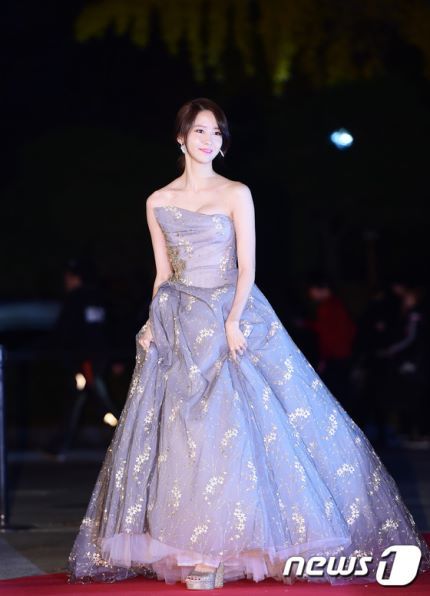 오늘자 윤아 여신급 비주얼ㄷㄷㄷㄷ | 인스티즈