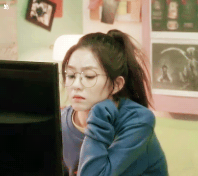 안경 쓴 여신.gif | 인스티즈