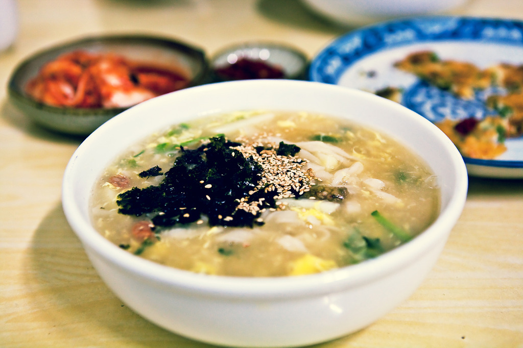 뜨끈한 국물이 생각나는 칼국수 vs 가락국수(우동) | 인스티즈
