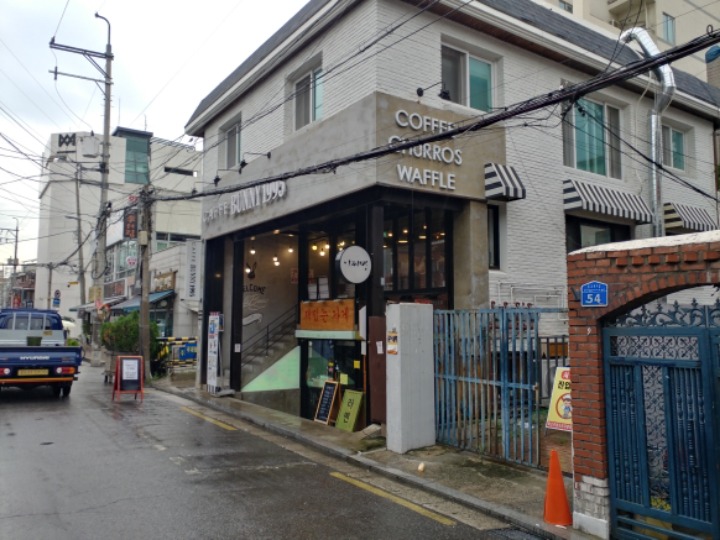얄리엔터테인먼트 이미지
