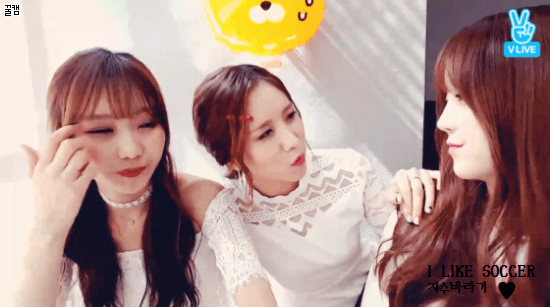 [러블리즈] 오늘자 v앱 gif - part 1 (명은 , 예인) | 인스티즈