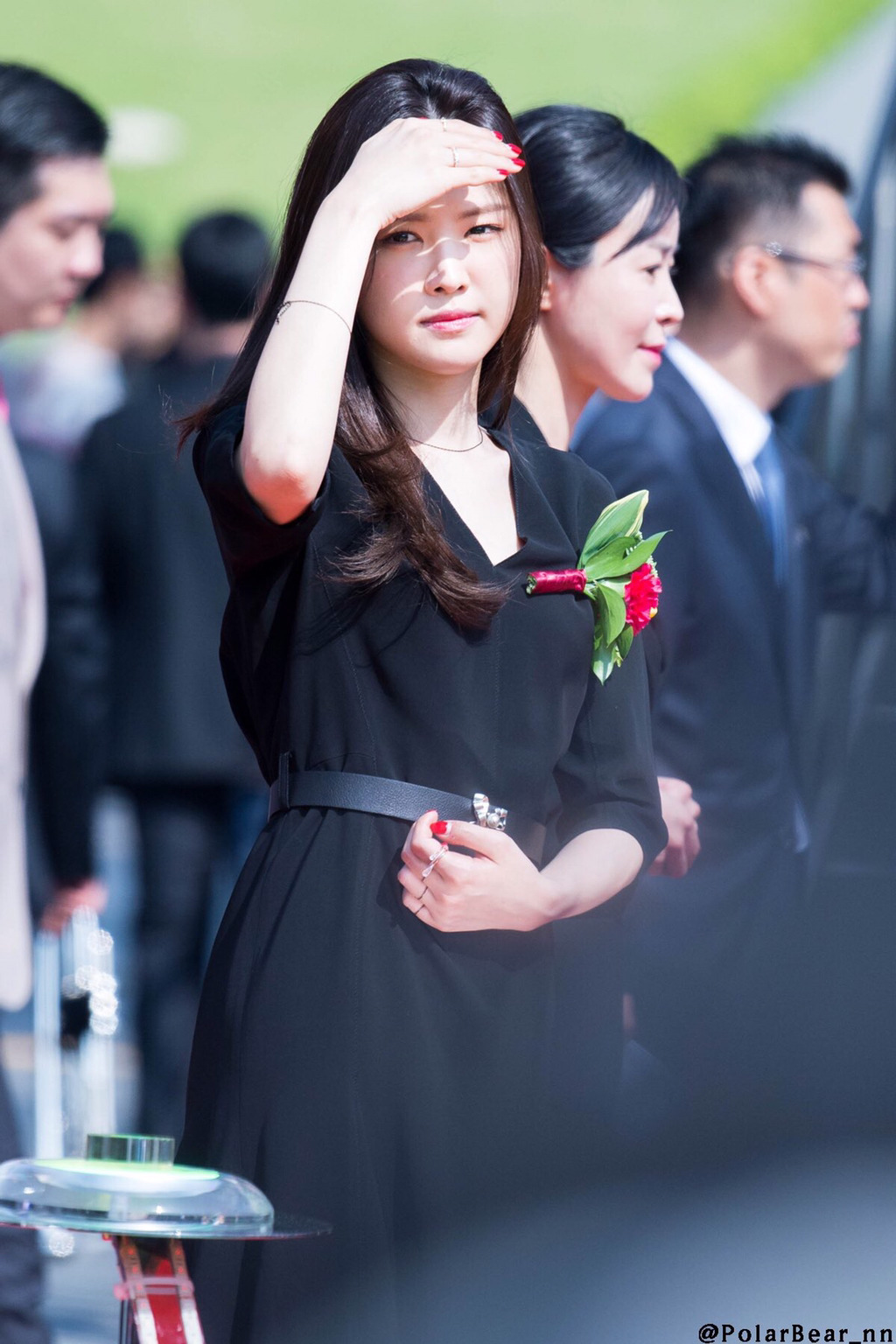 오늘자 손나이쁜 손나으니 | 인스티즈