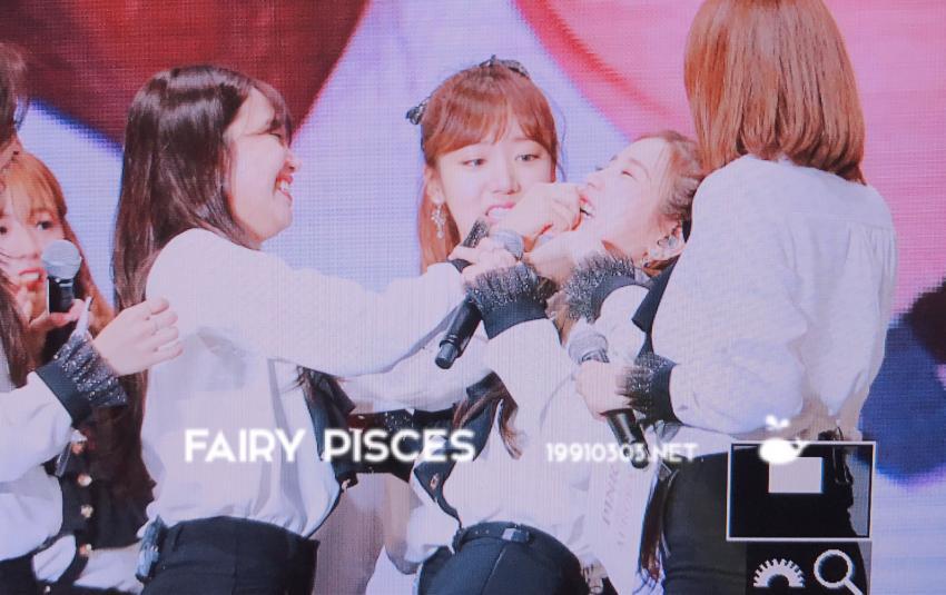 동생들에게 괴롭힘 당하는 초롱이.jpg | 인스티즈