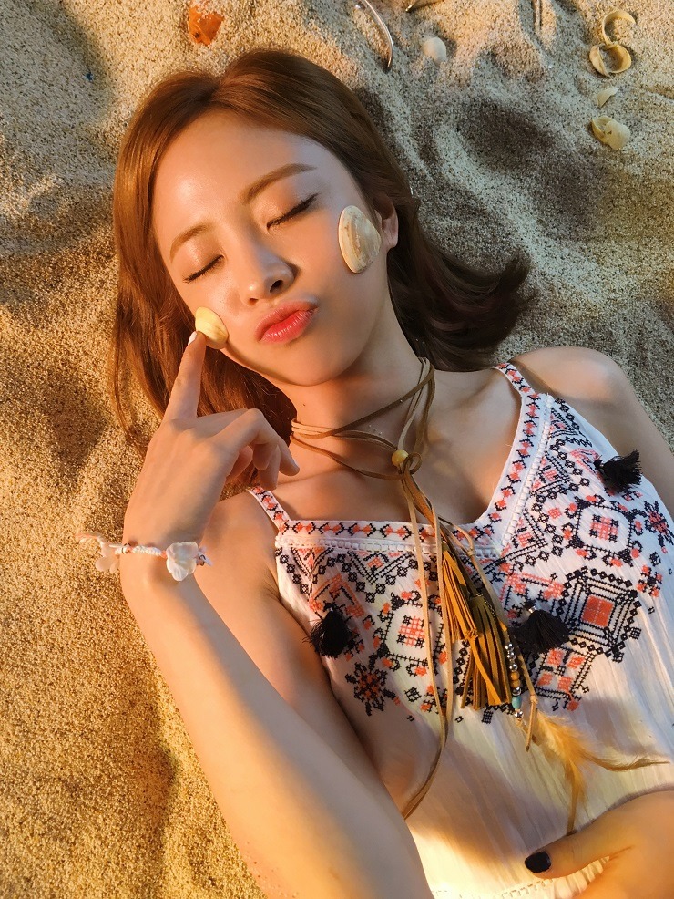 오마이걸 아잉 뮤직비디오 촬영현장 아린, 진이 .jpg | 인스티즈
