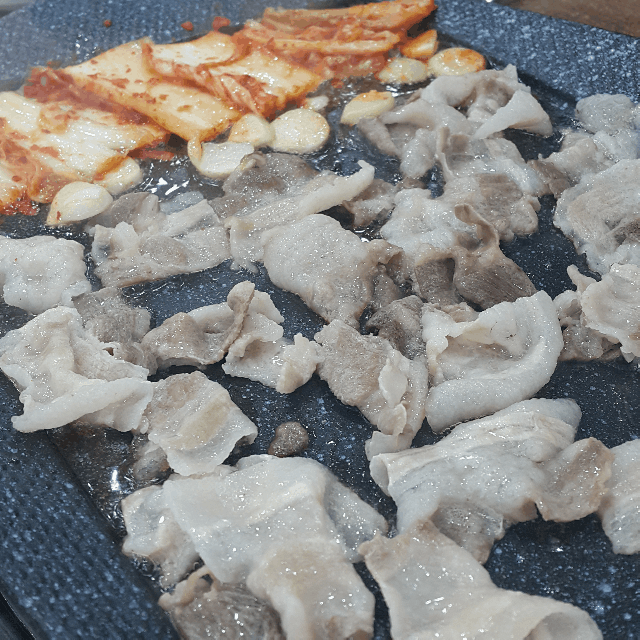 고기 먹고 가세요 삼겹살 | 인스티즈
