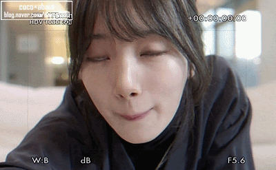 수지가 이렇게 쳐다보면? | 인스티즈