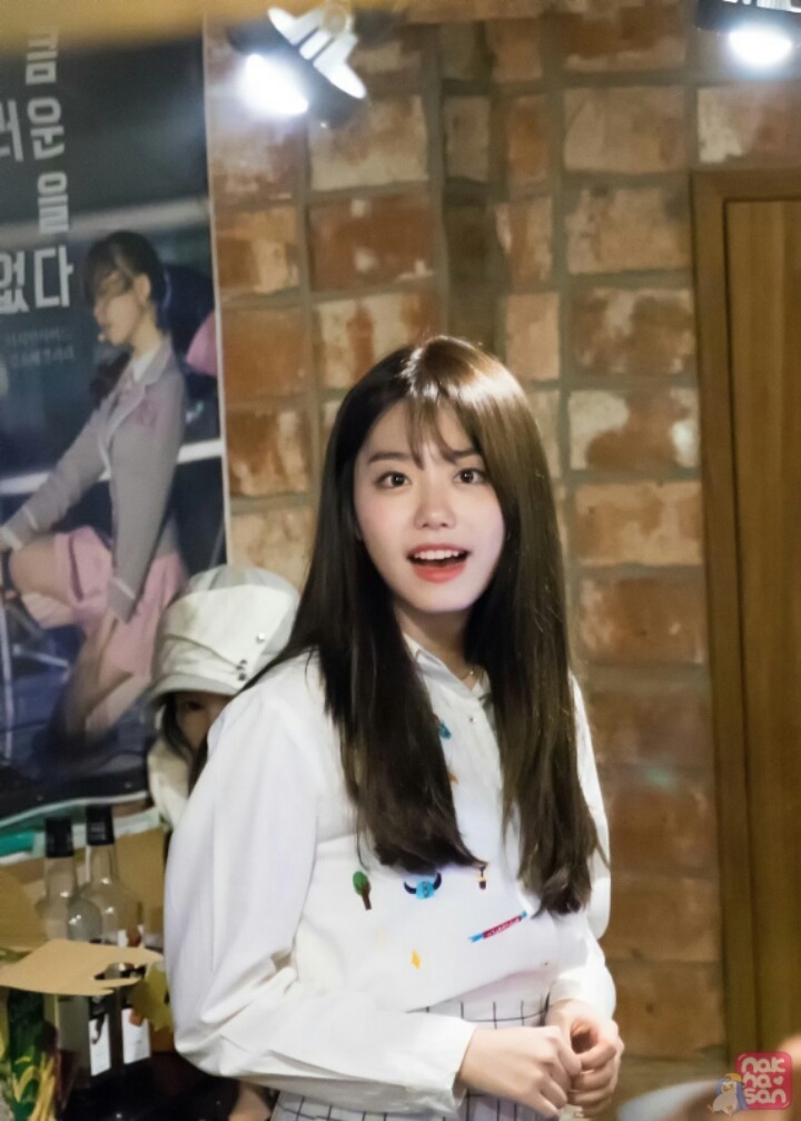아이오아이 멤버중 걍 잘살다가 갑자기 연예인 된 멤버 甲 | 인스티즈