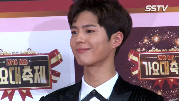 오늘자 박보검 가요대축제 얼빡샷(feat.얼굴열일) | 인스티즈