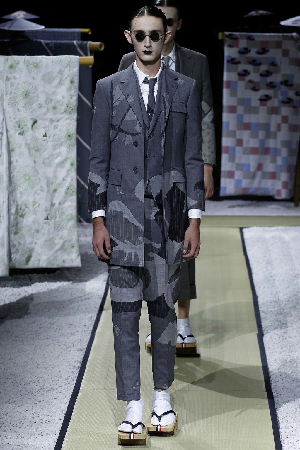 일본풍의 톰브라운 SS16 (데이터주의) | 인스티즈