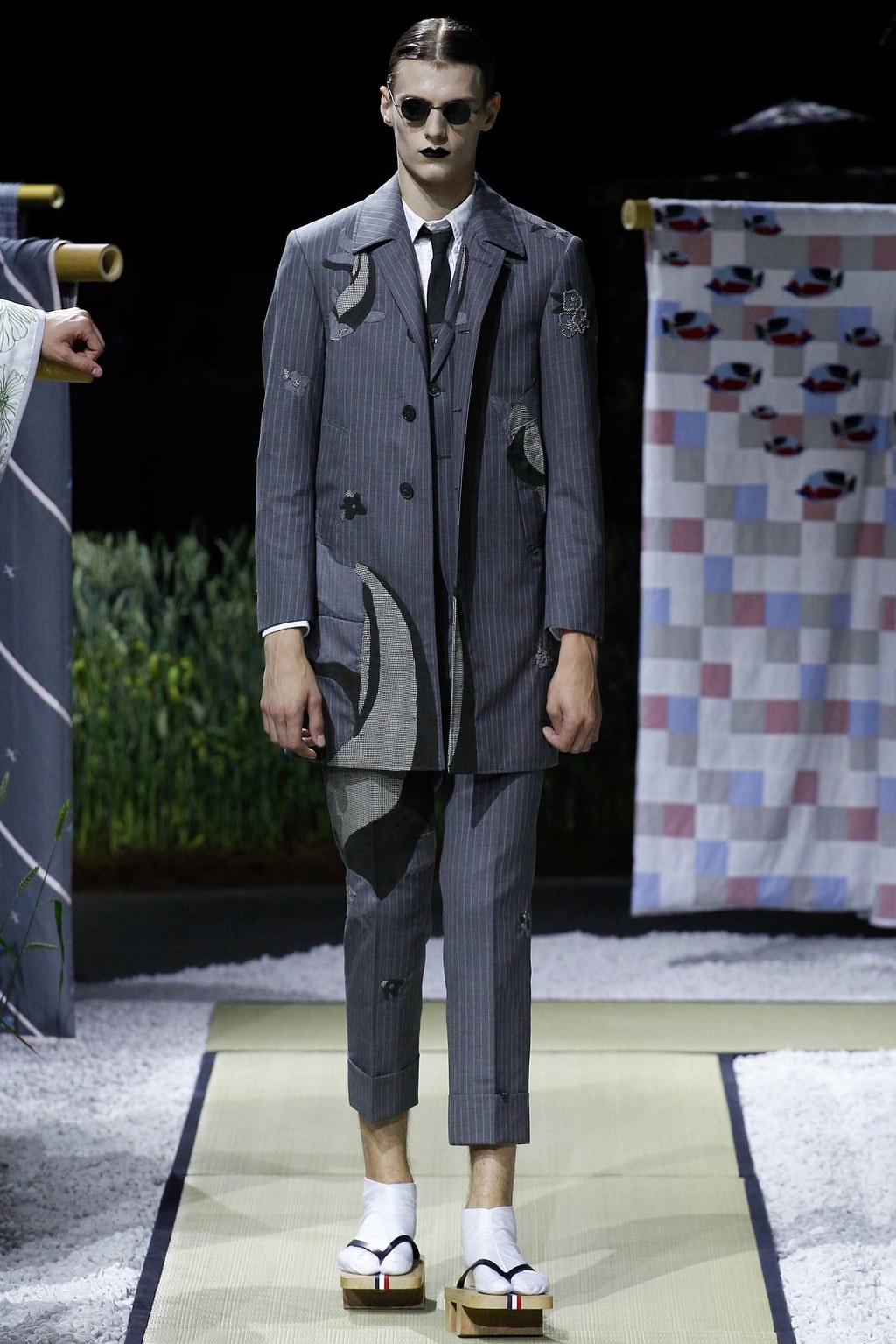 일본풍의 톰브라운 SS16 (데이터주의) | 인스티즈