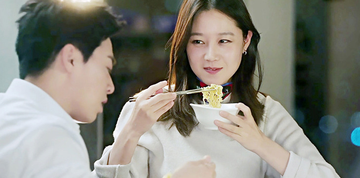 [질투의화신] 라면 먹다가 결혼하자고 프로포즈하는 미.jpg | 인스티즈