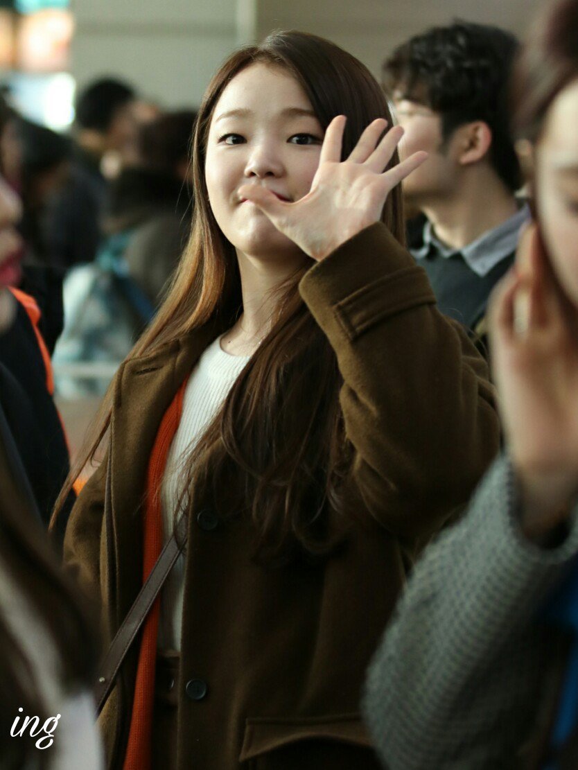 오늘자 오마이걸 인천공항 일본 출국 사진.JPG | 인스티즈