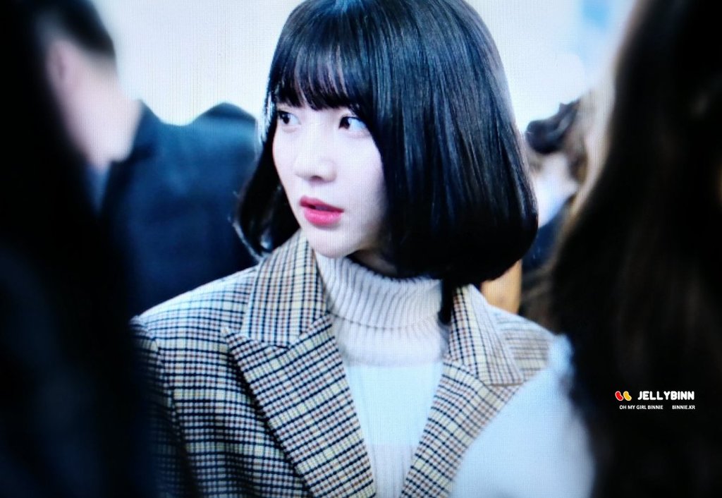 오늘자 오마이걸 인천공항 일본 출국 사진.JPG | 인스티즈