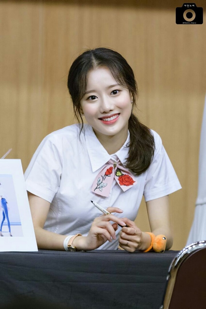 생일맞아서 기분좋아서 사진 올리기_＜ (에이프릴) | 인스티즈