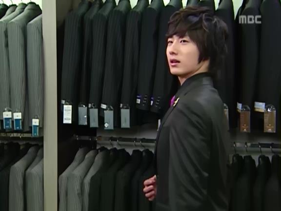 [거침없이하이킥] 수트입고 허세떠는 윤호 ㅋㅋㅋㅋㅋ.jpg | 인스티즈