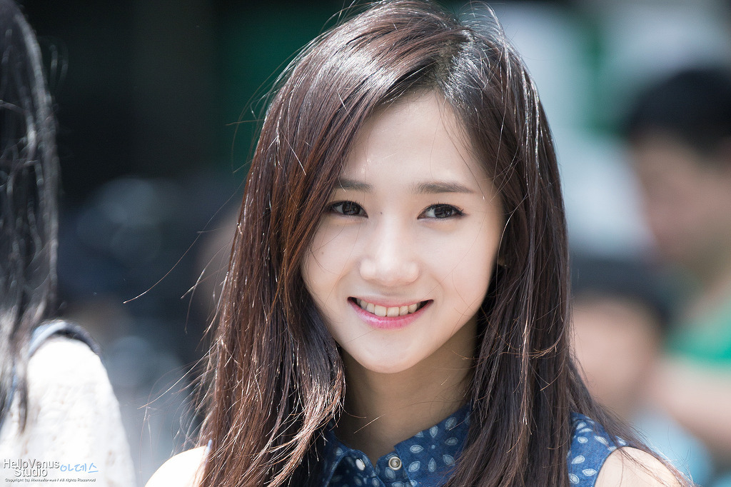 눈망울이 촉촉한 유아라 | 인스티즈