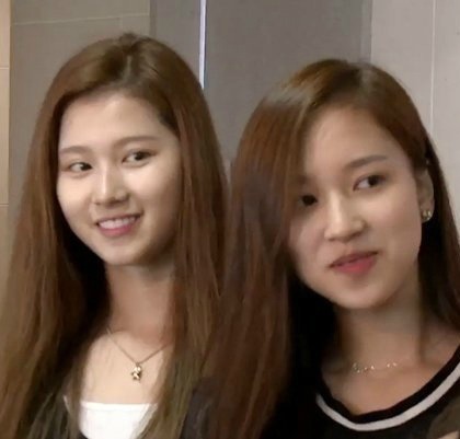 [트와이스] 메이크업 받기전 화장안한 사나 .jpg | 인스티즈
