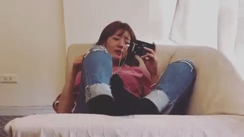 은지가 도촬한 보미.gif | 인스티즈