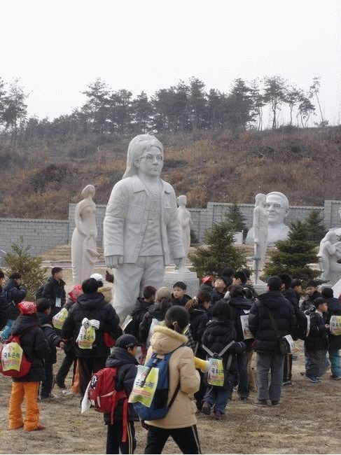 잘만든 연예인 조각상 | 인스티즈