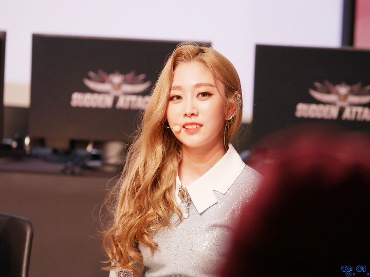 [러블리즈] 뒤늦은 점심을 먹으면서 지수 | 인스티즈