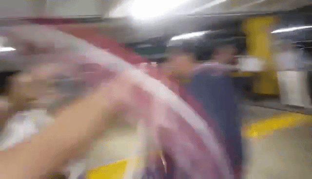 미국에서 안민석 의원 피습한 박근혜 부역자 단체 | 인스티즈