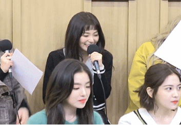 얼떨결에 아버지와 전화연결된 레드벨벳 슬기 반응 gif (컬투쇼) | 인스티즈