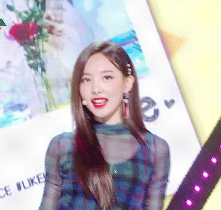 또 레전드 찍은 뮤직뱅크 나연이 | 인스티즈