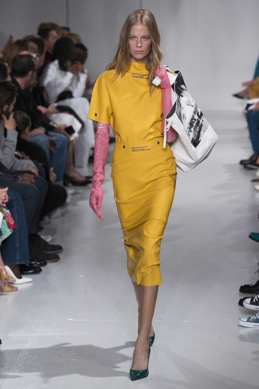 Calvin Klein by 라프 시몬스 2018 S/S 컬렉션 | 인스티즈
