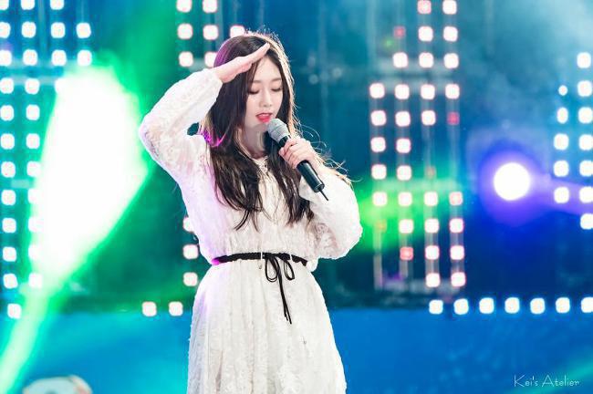 러블리즈 지수는 금발이 낫다 vs 흑발(어두운)쪽이 낫다 | 인스티즈