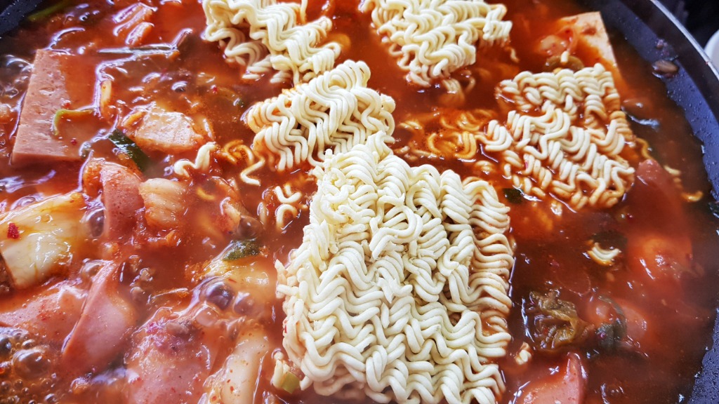 주관적으로 김치찌개보다 맛있는 찌개 | 인스티즈