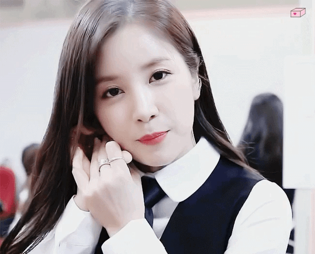 [에이핑크] 습한 날씨로 고통받고 있어서 박초롱 | 인스티즈