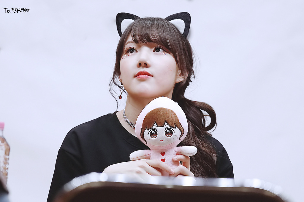 [여자친구] 동생의 생일 파티에 초대 받아서 예린이 | 인스티즈