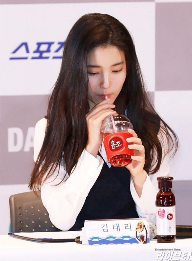 표정보려고 일부러 이 음료로 협찬하는 듯.jpg | 인스티즈