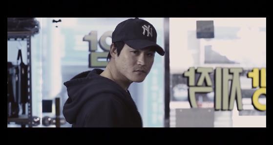 강산맨션 102호에는 살인마가 살고있다. ＜영화＞ 이웃사람 02 | 인스티즈
