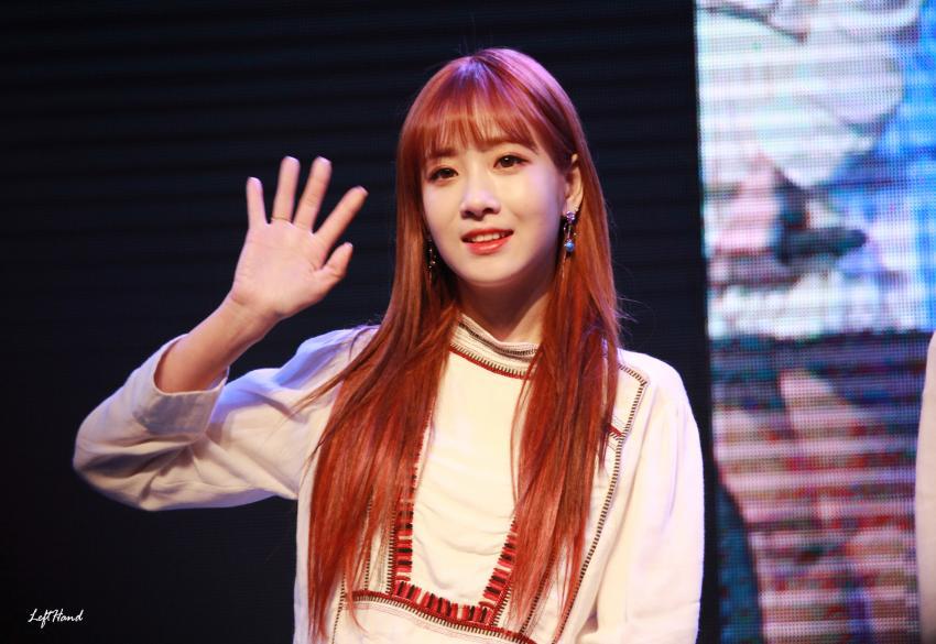 날이 추워서 빨간머리 러블리즈 지애 | 인스티즈