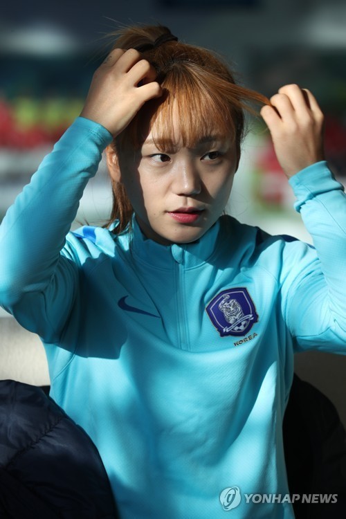 이민아에 가려진 귀요미 선수.jpg | 인스티즈