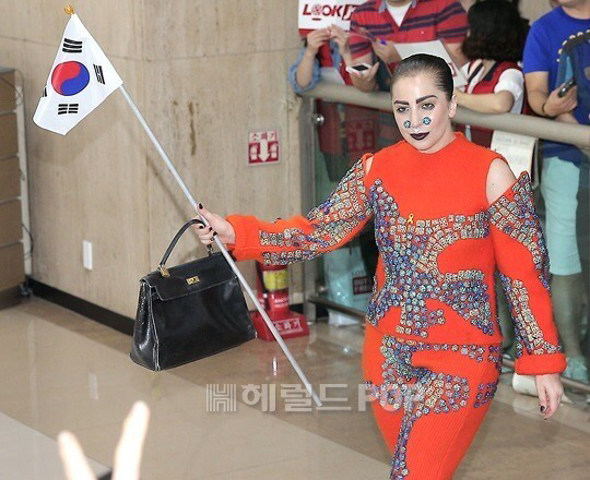 아리아나 그란데랑 비교되는 레이디 갓갓.jpg | 인스티즈