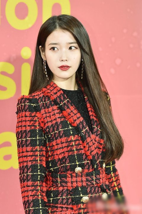 마치 여신과도 같았던 아이유 멜론뮤직어워드 짤.jpgif | 인스티즈