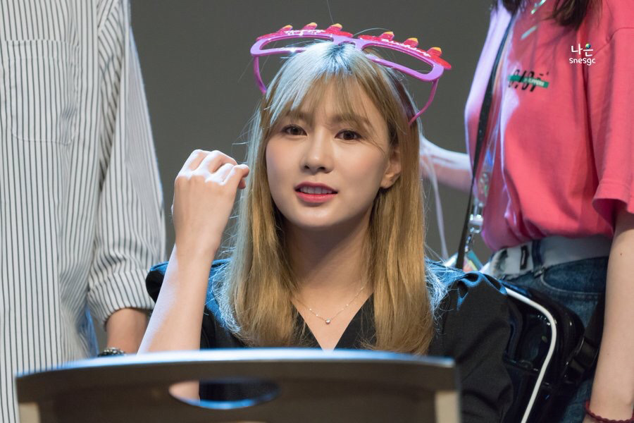 [에이핑크] 아몬드 초콜릿이 먹고싶어서 하영이 | 인스티즈