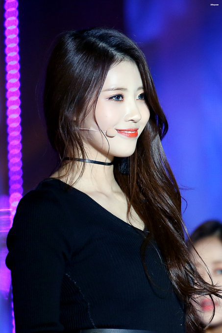 팬들에게 아직도 최고로 뽑히는 4년전 러블리즈 미주의 무대.jpgif | 인스티즈