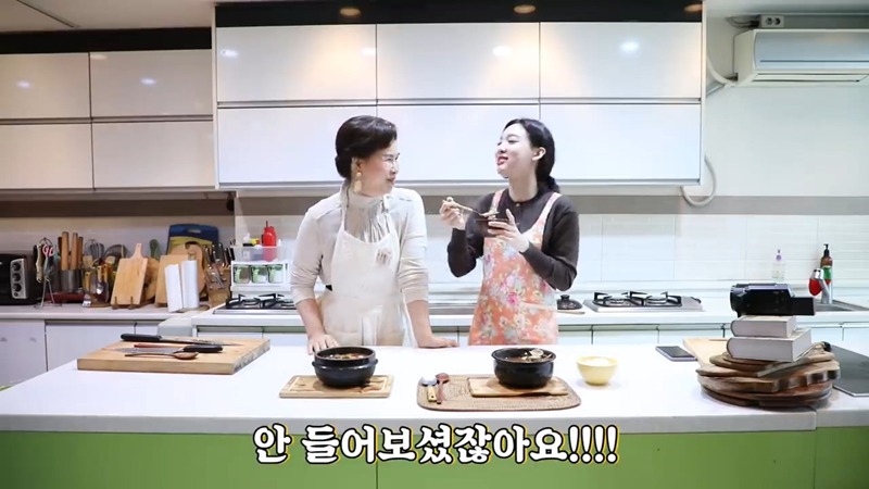 요리 배우다가 선생님한테 호되게 당하는 트와이스 나연.JPG | 인스티즈