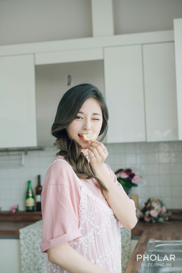 사진작가로 활동한 이정진이 찍은 수지와 쯔위 | 인스티즈
