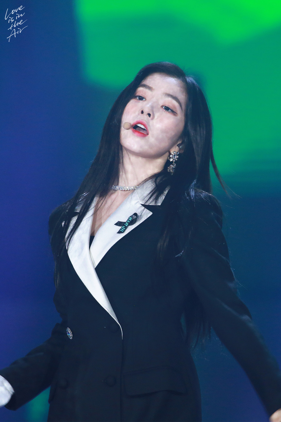 연말에도 예쁜 얼굴천재 아이린.jpg | 인스티즈