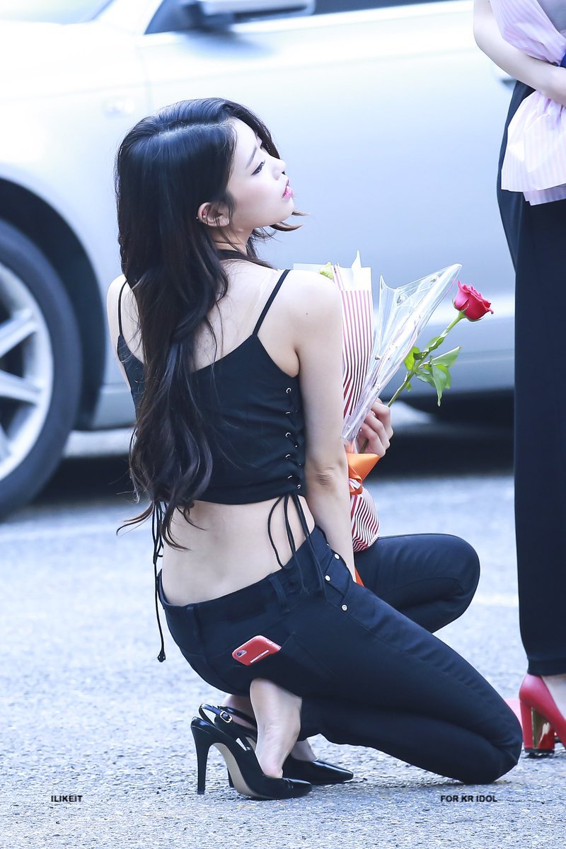러블리즈 미주의 역대 출근길 모습 중에 최고 레전드 날.jpgif | 인스티즈
