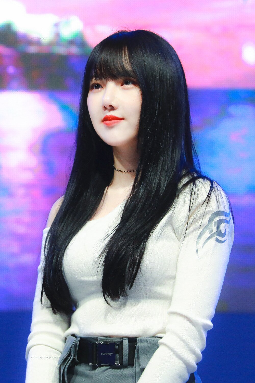 혼자서 이쁘고 귀엽고 섹시하고 다하는 여자친구 예린이.jpgif | 인스티즈